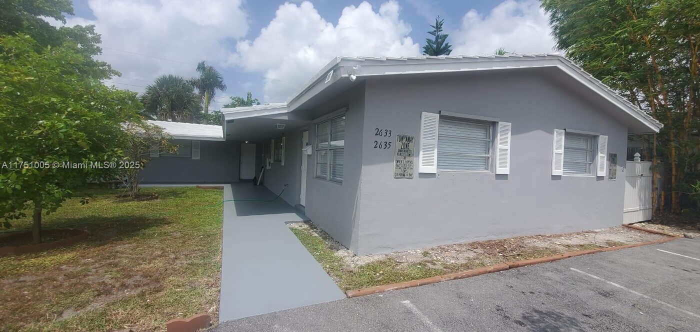 2633 NW 9th Ave in Wilton Manors, FL - Foto de edificio