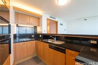 1330 Ala Moana Blvd in Honolulu, HI - Building Photo - Building Photo