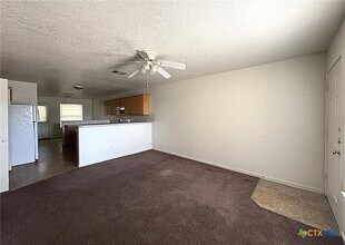2111 Jennifer Dr in Killeen, TX - Building Photo - Building Photo