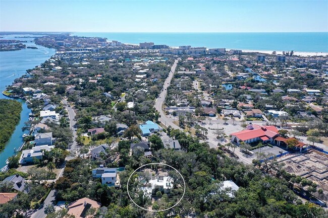 5310 Hidden Harbor Rd in Siesta Key, FL - Building Photo - Building Photo