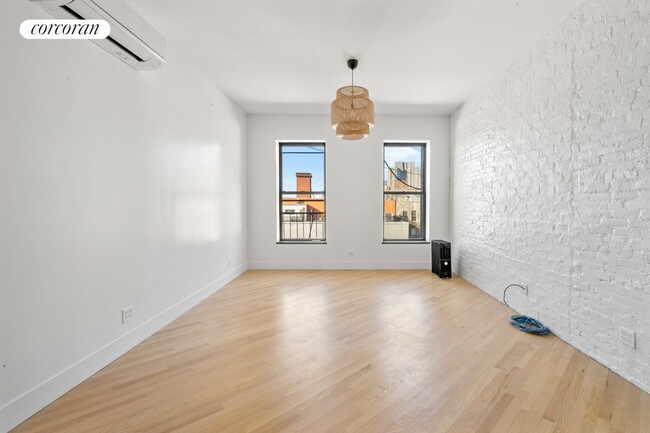 566 Vanderbilt Ave in Brooklyn, NY - Building Photo - Building Photo