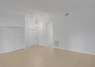 2533 Bedford Mews Dr in Wellington, FL - Foto de edificio - Building Photo