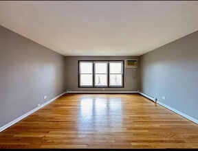 440 W Stevens Dr, Unit TWO BEDS in Addison, IL - Building Photo - Building Photo