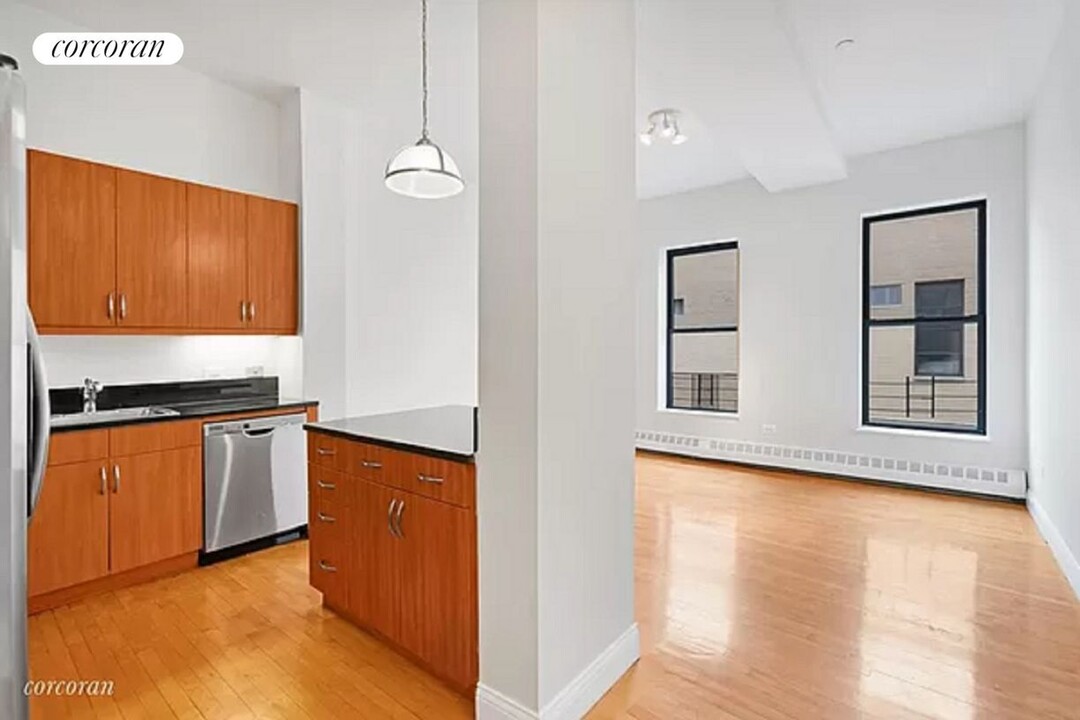 205 15th St in Brooklyn, NY - Building Photo