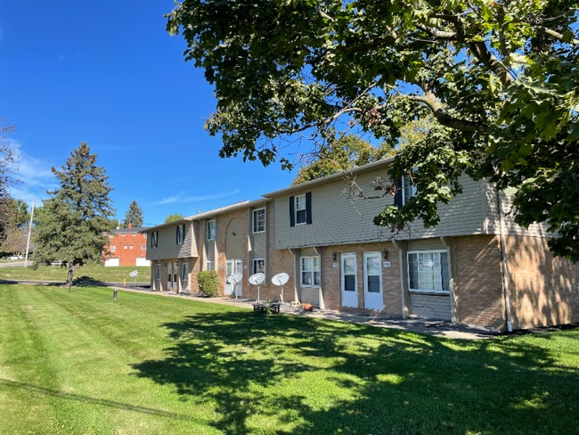 property at 4640 Applegrove St NW