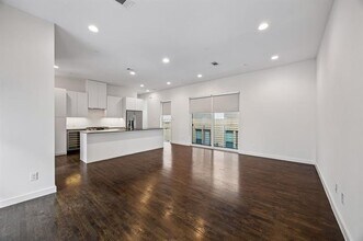 4905 Live Oak St in Dallas, TX - Building Photo - Building Photo