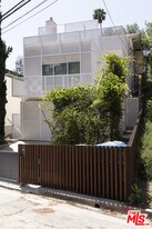 444 W Avenue 37 in Los Angeles, CA - Building Photo