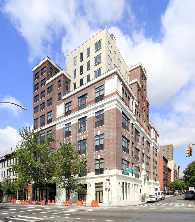 East River Lofts in New York, NY - Building Photo