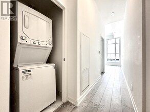 285 Dufferin St in Toronto, ON - Building Photo - Building Photo