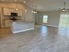 606 NE 16th Terrace in Cape Coral, FL - Building Photo - Building Photo