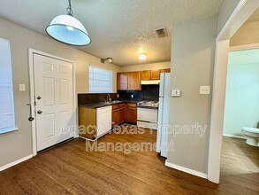 1407 Courtney Pl in Cleburne, TX - Building Photo - Building Photo