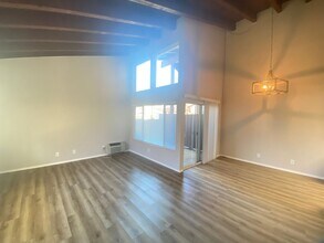 2638 Phipps Ave in Simi Valley, CA - Building Photo - Building Photo