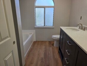 1834 Escondido Terrace in Henderson, NV - Foto de edificio - Building Photo