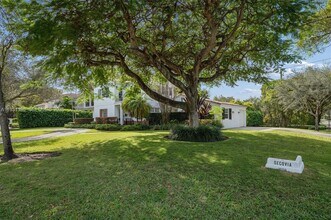 3002 Segovia St in Coral Gables, FL - Building Photo - Building Photo