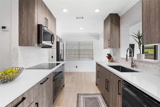 530 SW 11th Ave in Fort Lauderdale, FL - Foto de edificio - Building Photo