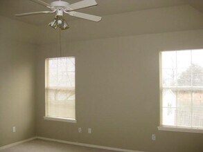 1013 Cedarcrest St in Norman, OK - Building Photo - Building Photo