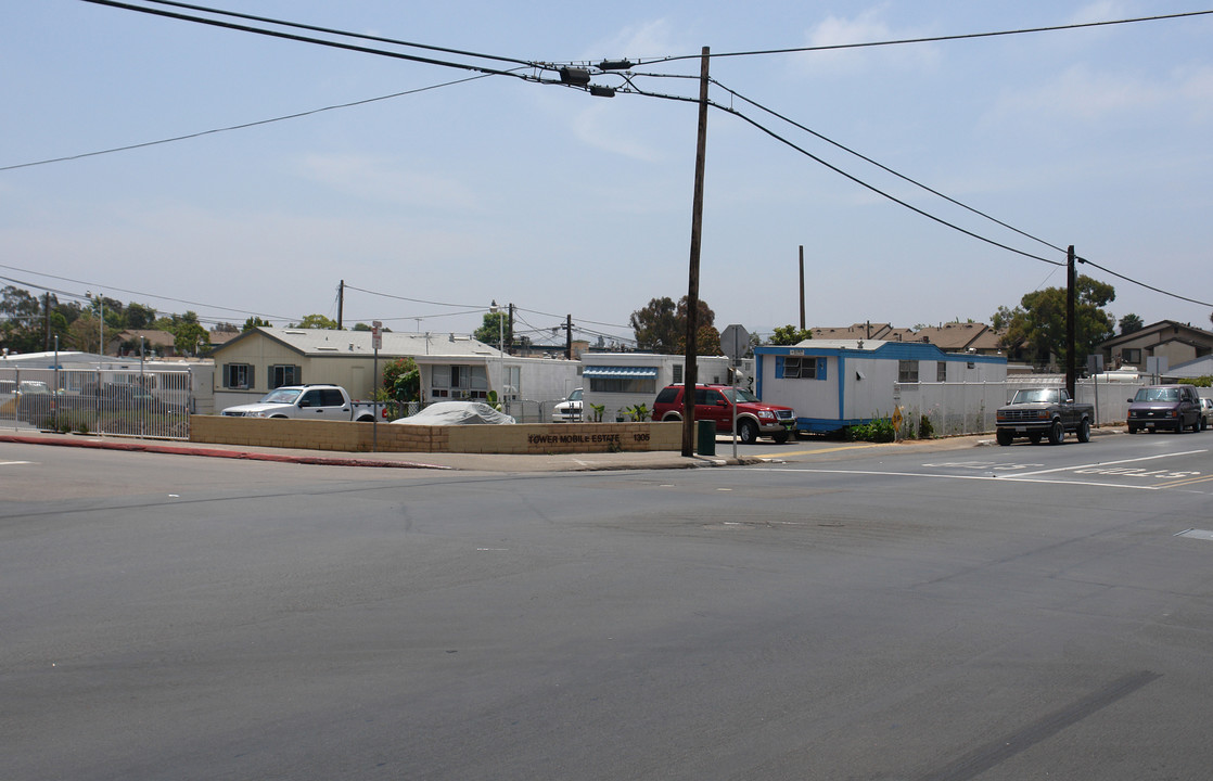 1305 Hollister St in San Diego, CA - Building Photo