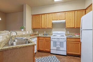 Oaks at Georgetown in Georgetown, TX - Building Photo