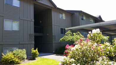 Canyon Park Apartments in Bremerton, WA - Foto de edificio - Building Photo