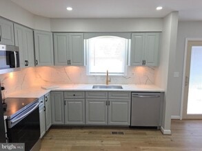 81 Towerview Dr in Martinsburg, WV - Building Photo - Building Photo