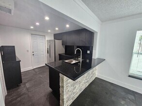 3777 NW 78th Ave, Unit 2a in Hollywood, FL - Building Photo - Building Photo