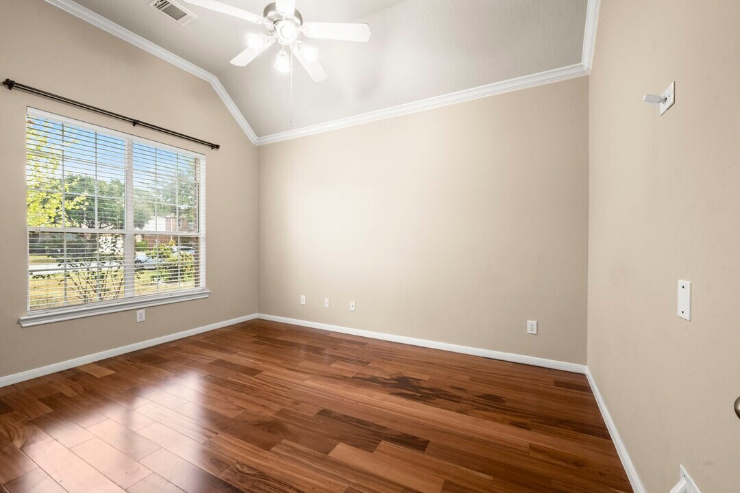 17439 Memorial Mills Dr in Spring, TX - Building Photo