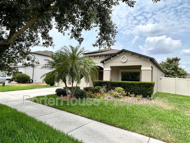 property at 1119 Oakcrest Dr