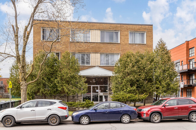 1780 Décarie Rue in St. Laurent, QC - Building Photo - Building Photo