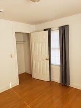 2864 Fort Bridgman Rd, Unit 2 in Vernon, VT - Building Photo - Building Photo