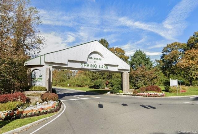 745 Spring Lake Dr in Middle Island, NY - Building Photo - Building Photo