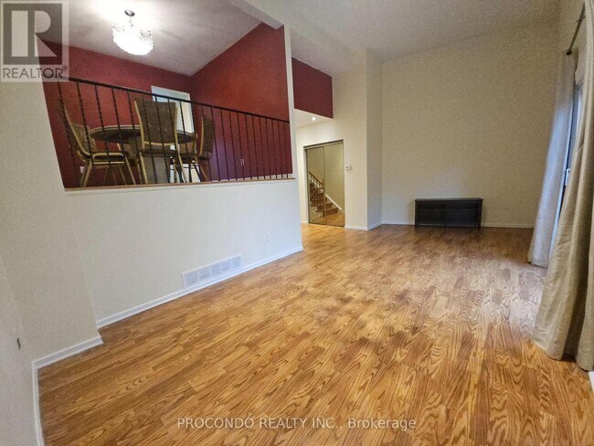 74 Timberbank Blvd in Toronto, ON - Building Photo - Building Photo