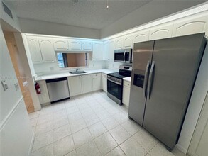 1651 SW 127th Ave, Unit 405A in Pembroke Pines, FL - Building Photo - Building Photo