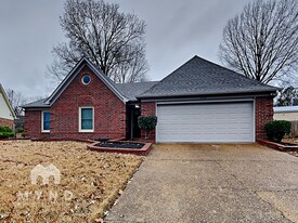 4569 Falkland Dr in Memphis, TN - Building Photo