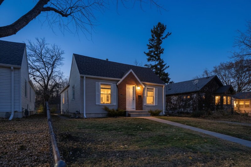 4620 4th Ave S in Minneapolis, MN - Foto de edificio