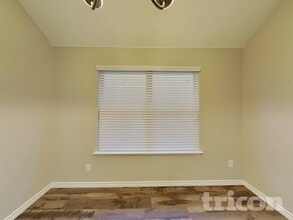 657 Bassett Hall Rd in Royse City, TX - Foto de edificio - Building Photo