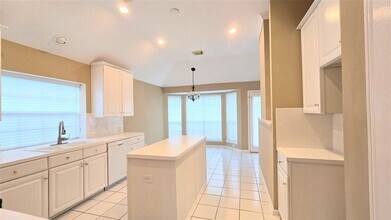 1602 Summer Rain Dr in Humble, TX - Building Photo - Building Photo