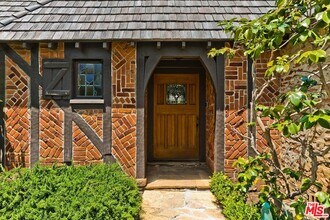 13535 Lucca Dr in Los Angeles, CA - Building Photo - Building Photo