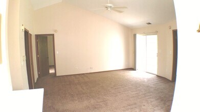 1934 Heron Ave, Unit D in Schaumburg, IL - Building Photo - Building Photo