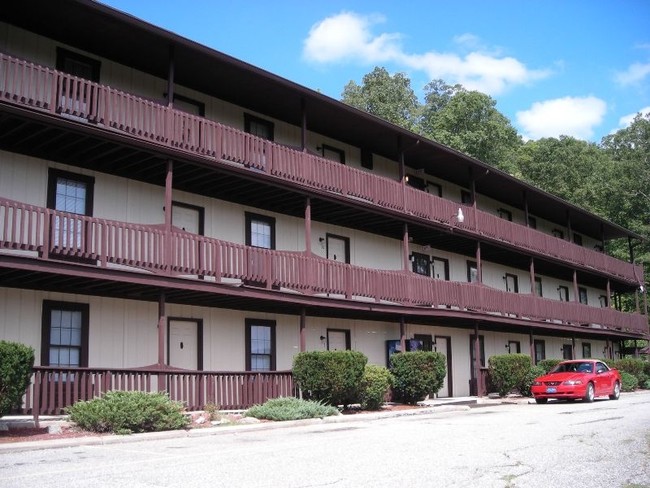 Lockwood Garden Apartments in Charleston, WV - Foto de edificio - Building Photo