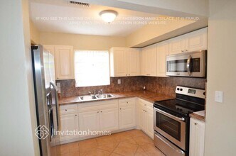 18014 NW 78th Pl in Hialeah, FL - Building Photo - Building Photo
