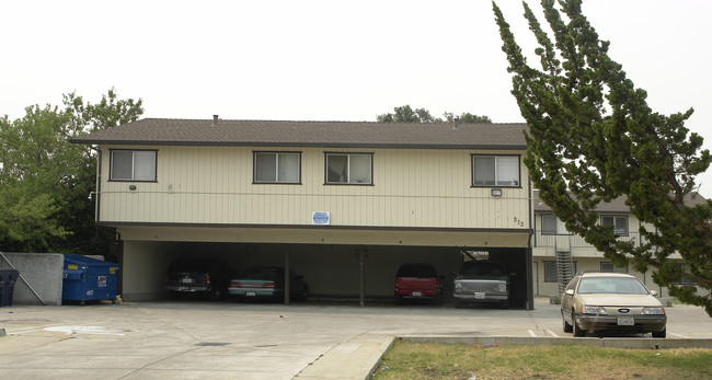 313 Lawton St in Antioch, CA - Building Photo - Building Photo