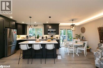 20 Ottaway Ave in Barrie, ON - Building Photo - Building Photo
