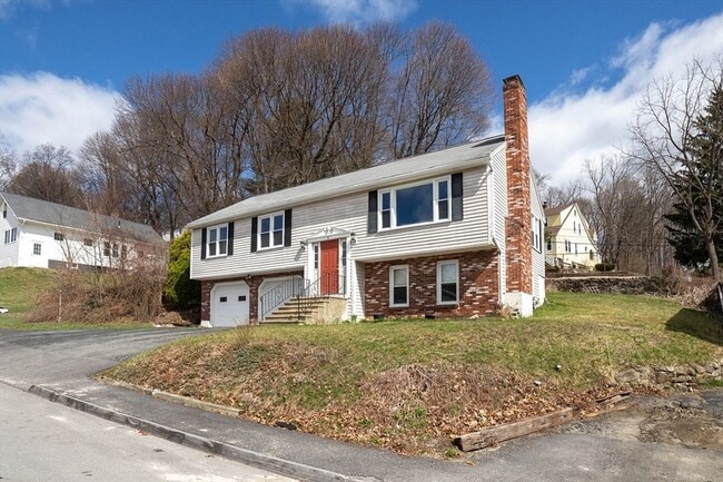 property at 8 Minthorne St