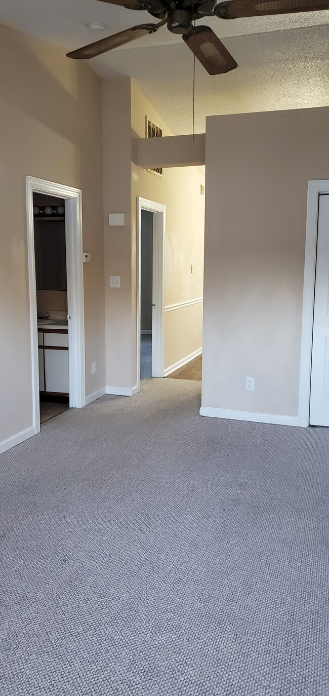 8131 Farmlea Cir in Raleigh, NC - Building Photo - Building Photo