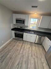 14 Saratoga Ave in Pawtucket, RI - Foto de edificio - Building Photo