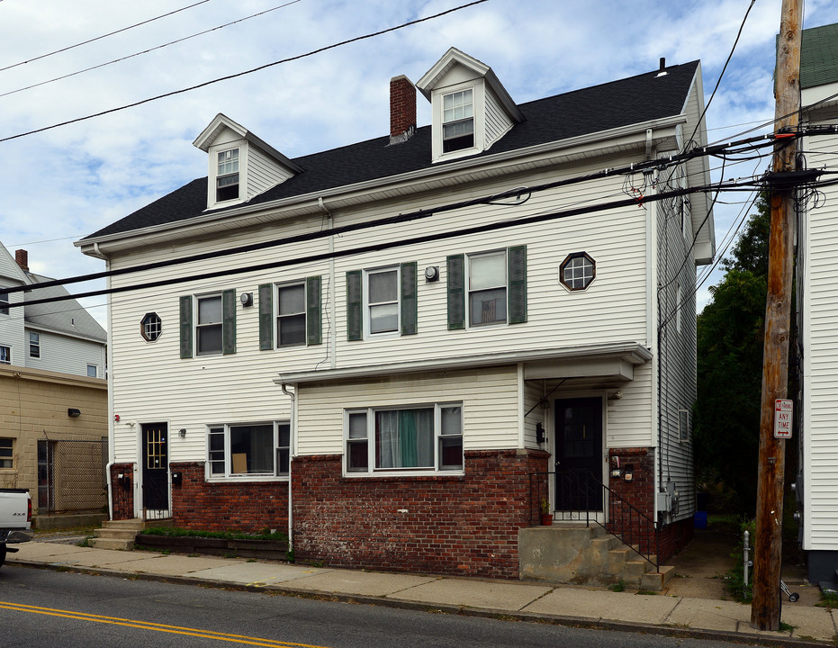 897-899 Branch Ave in Providence, RI - Foto de edificio