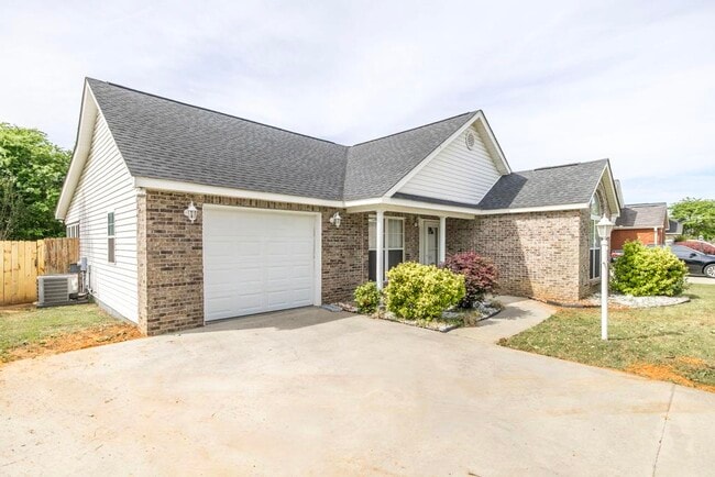 205 Wembley Dr in Warner Robins, GA - Building Photo - Building Photo