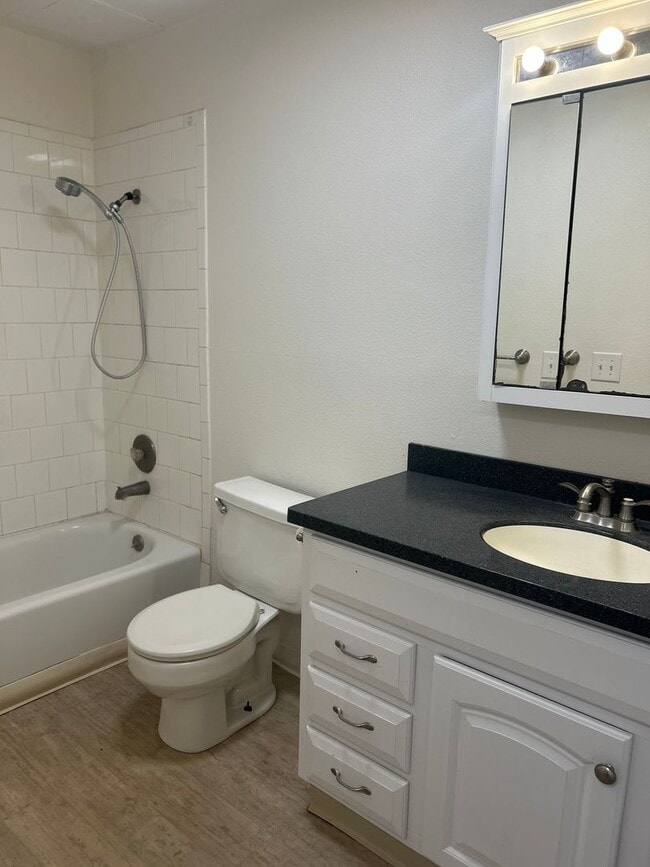 228 Woodridge St in Fairbanks, AK - Building Photo - Building Photo