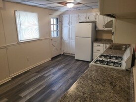 205 Modisette Ave in Donora, PA - Building Photo