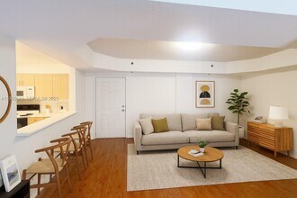 9340 Fontainebleau Blvd in Miami, FL - Building Photo - Building Photo